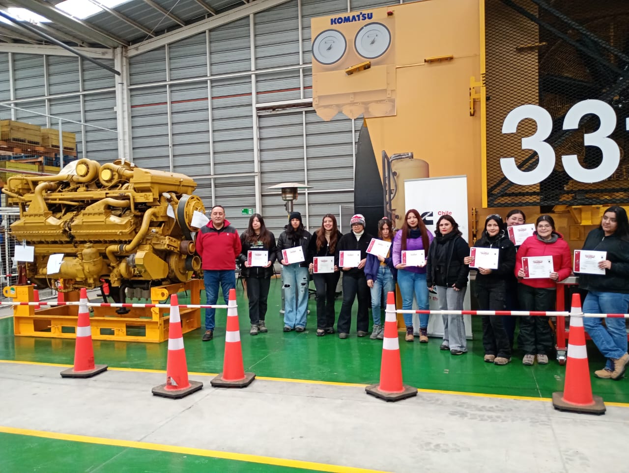 Tomasinas de Electricidad y Electrónica Industrial de La Serena fueron parte de pasantía en Centro de Entrenamiento Grand Prix