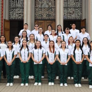 Estudiantes del Área de Salud del CFT Santo Tomás de Osorno  recibieron su investidura