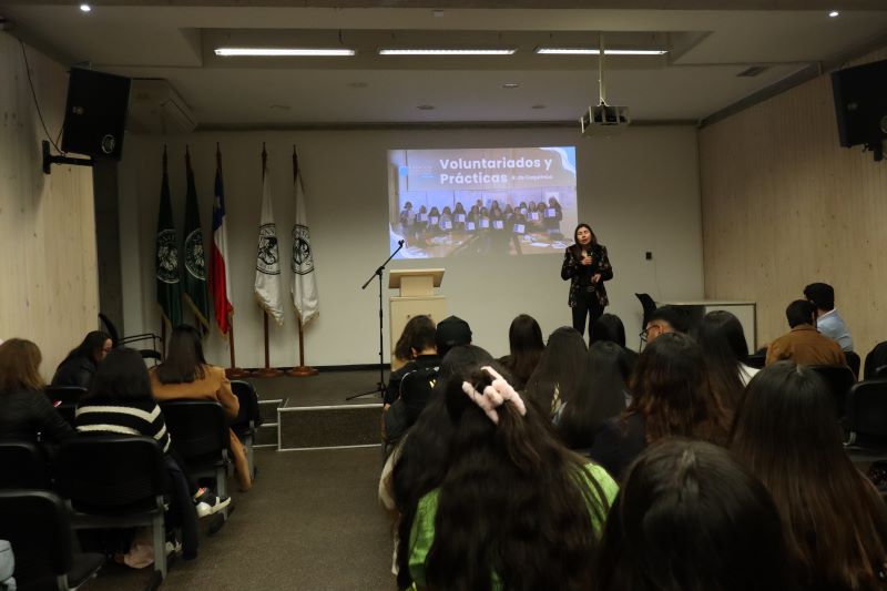 Estudiantes de Servicio Social de Santo Tomás Ovalle inician proyecto colaborativo en Monte Patria para rescatar la identidad y cultura Local