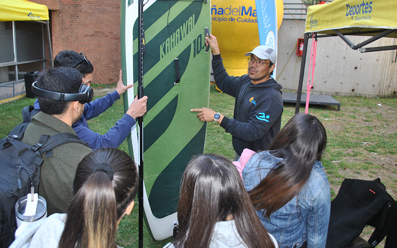 Egresados y estudiantes de Preparador Físico se reúnen en Feria de Emprendimientos en Santo Tomás Viña del Mar