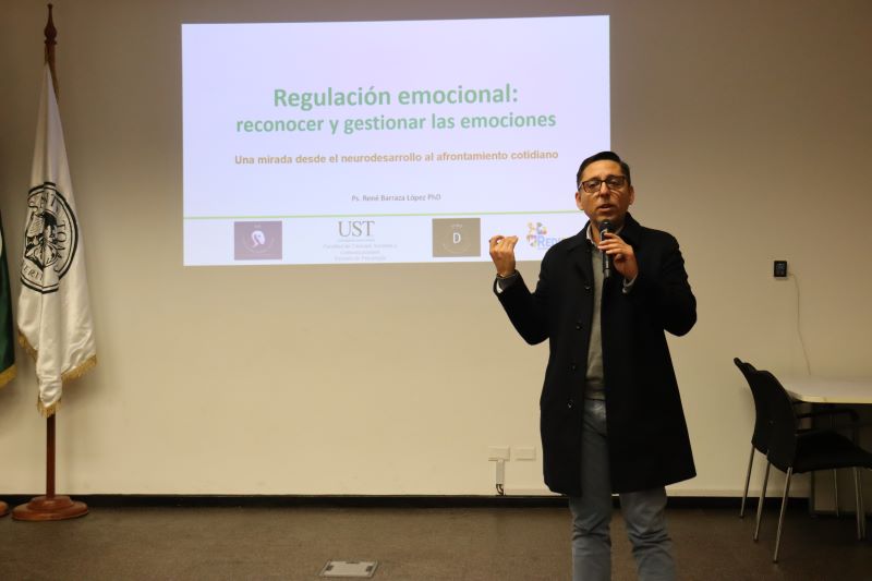 Seminario de regulación emocional fortalece la labor educativa en la Provincia del Limarí