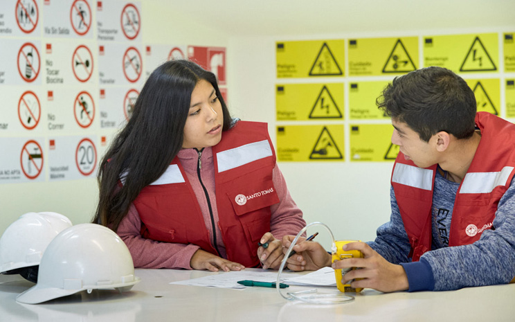 Fortalecimiento del relacionamiento con egresados: Un compromiso permanente del CFT Santo Tomás