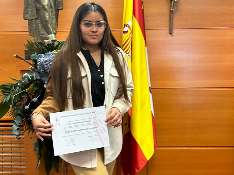 Alumna de Santo Tomás Puente Alto resalta su pasantía  ...